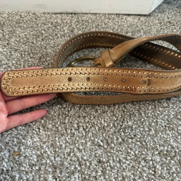 Nine West Women's Medium Metallic Gold Leather Stitch Trim Belt Western Woven - Picture 4 of 8